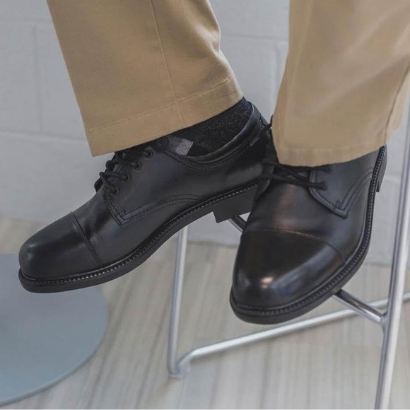 Dockers® Gordon Mens Cap Toe Oxford Shoes - Picture 2 of 12